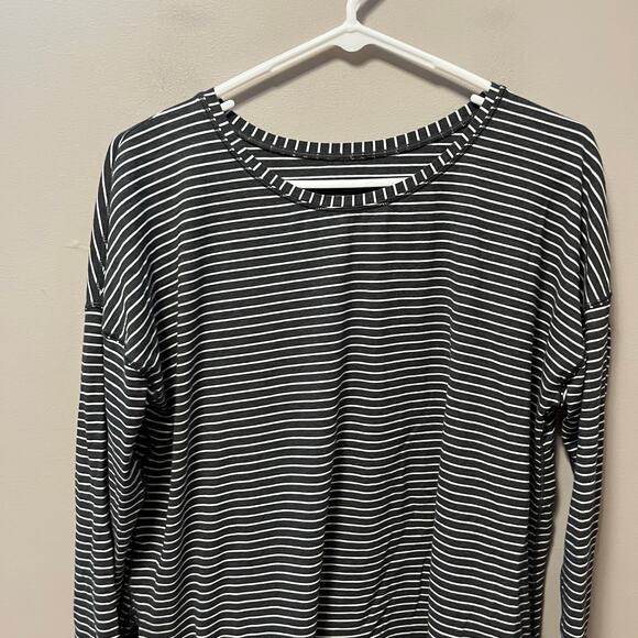 Lululemon To‎ The Point Long Sleeve Modern Stripe Heathered Black White Size 8 - Picture 3 of 6